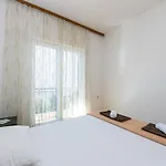 Appartamento With Parking Space - Makarska - 14708
