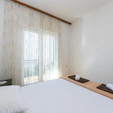 Apartment With A Parking Space Gradac, Makarska - 14708